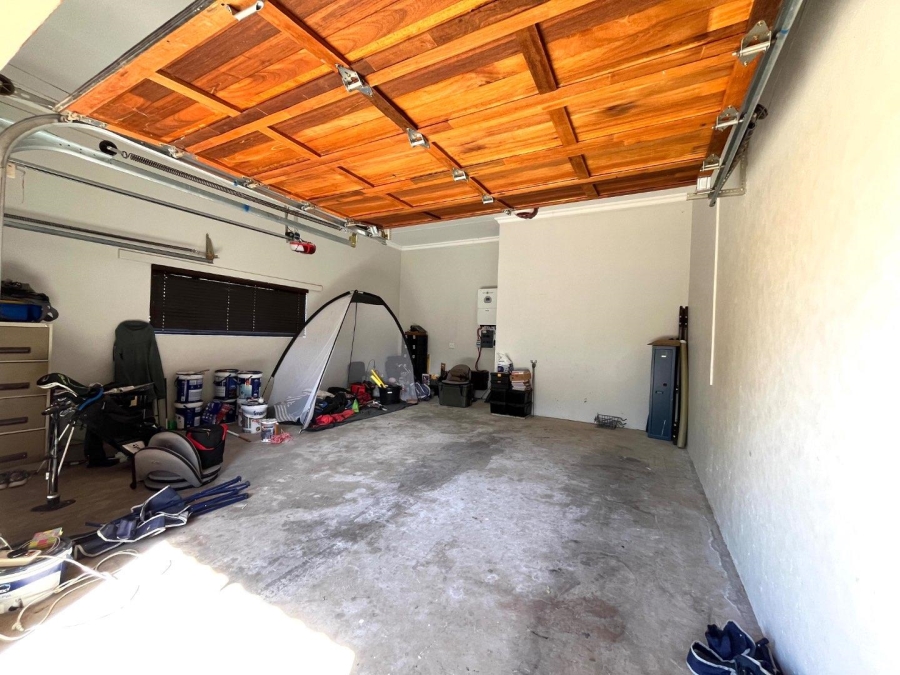 4 Bedroom Property for Sale in Woodland Hills Free State